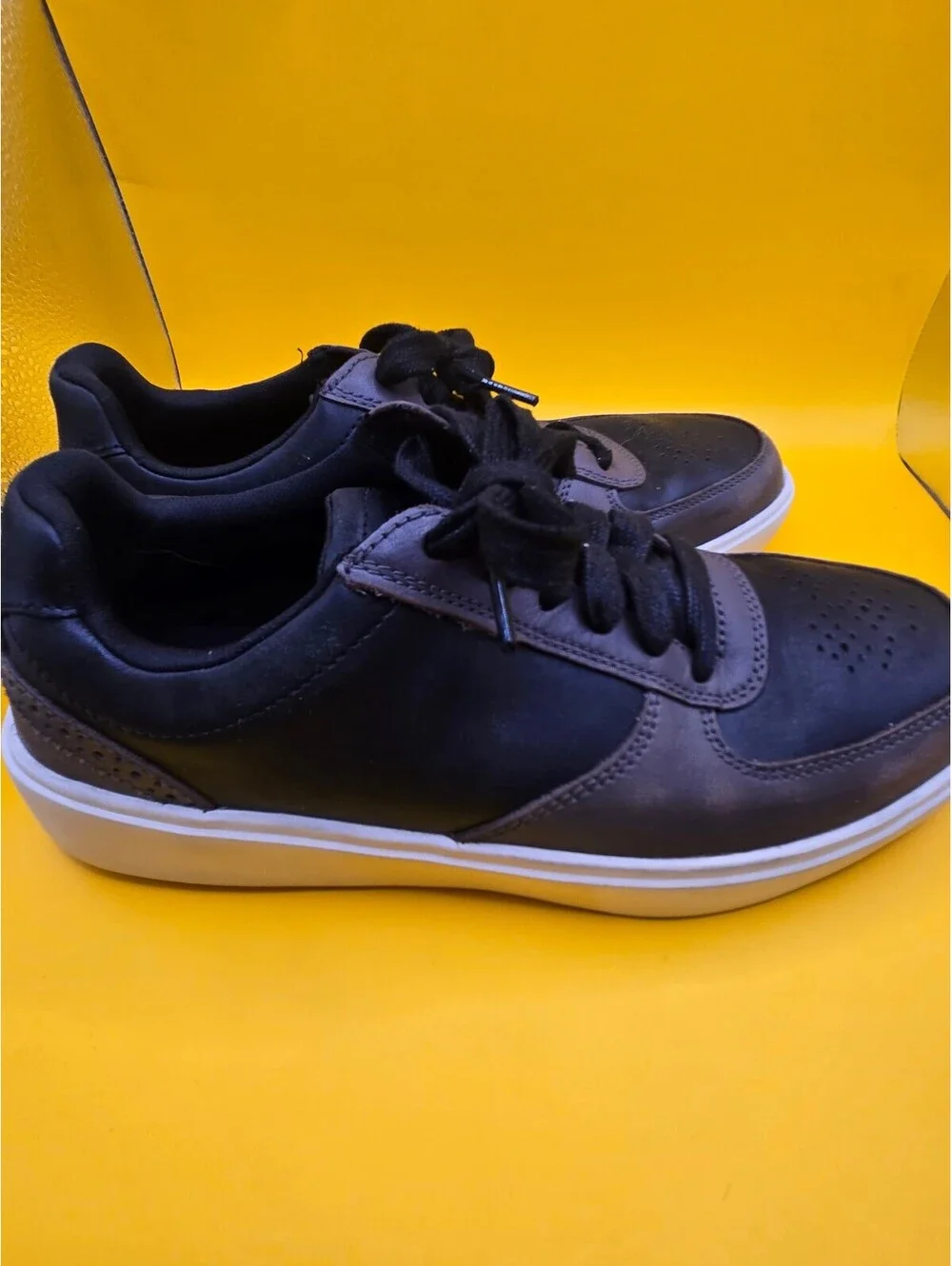 Cole Haan Men's Leather Low-Top Sneakers - Size 8M - Dark Brown / White Sole